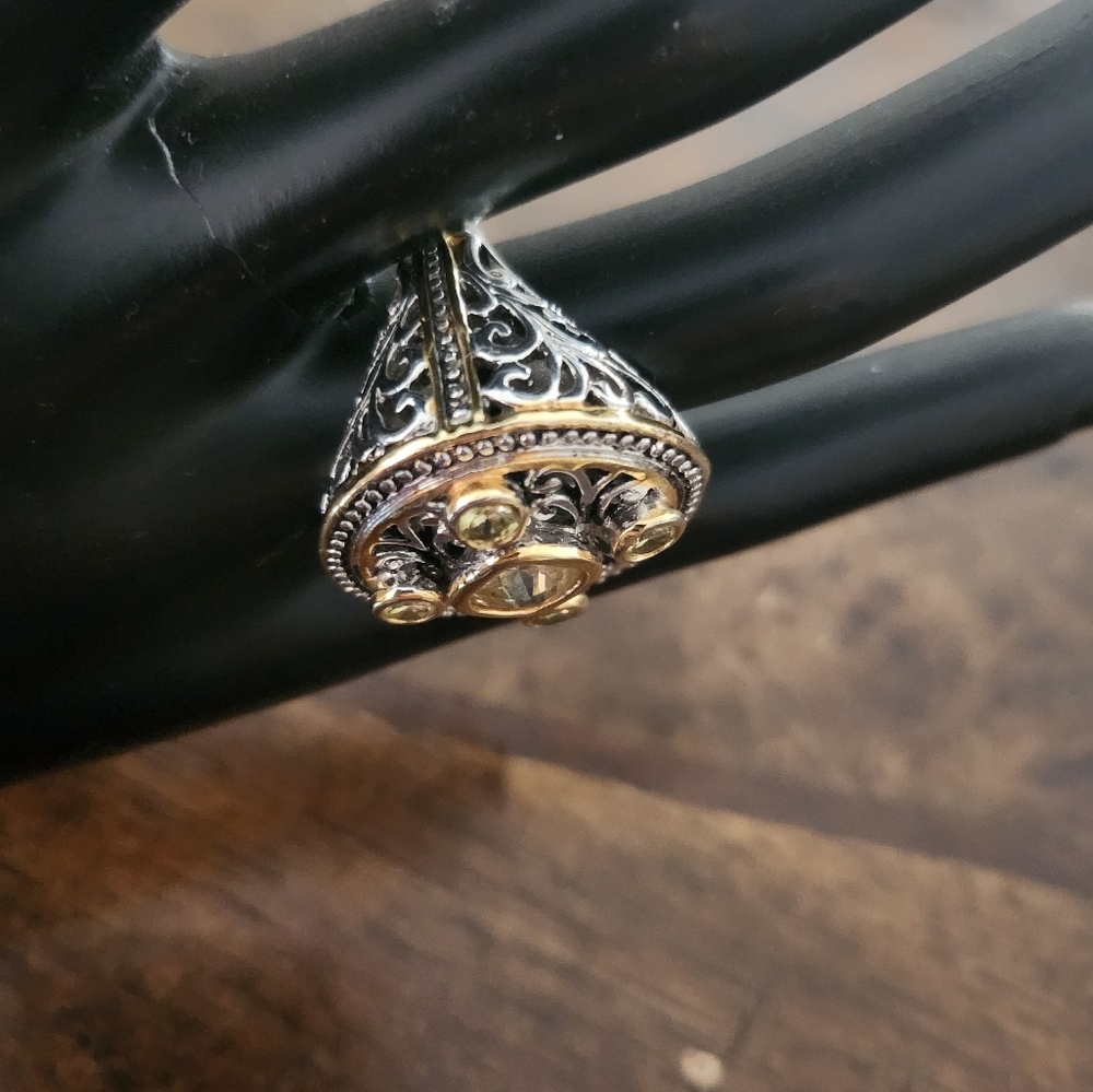 Premier Designs Clear Crystal Medallion Gold Silver Tone Legacy Ring - Picture 3 of 5